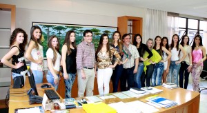 As 13 candidatas ao Miss Beltrão foram recebidas no gabinete da Prefeitura 