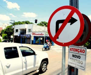 Motoristas devem ficar atentos à sinalização nas ruas transversais à Curitiba e tenente Camargo, que agora são mão única 