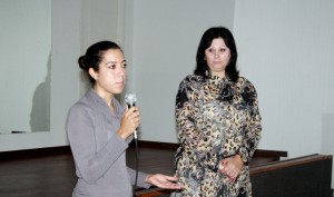 A nova coordenadora, Bruna Freitas, dói apresentada à equipe pela secretária de Saúde, Rose Mari Guarda