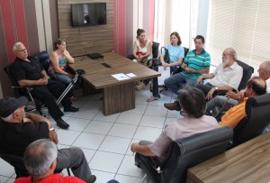 Representantes das entidades promotoras do fórum de discussão estiveram reunidos com o prefeito em exercício, Eduardo Scirea