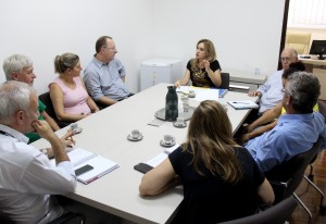 Comitiva com secretário de Pato Branco, prefeito de Campo Erê e consultor do Sebrae visitou o Centro Empresarial e se reuniu com a secretária Jovelina Chaves nesta semana