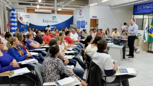 Muitos pequenos empreendedores participaram de palestra que orientou sobre a participação em licitações, no Centro Empresarial