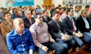 Neto participou da assembleia da AMP em Curitiba, que deliberou a busca de uma solução para os aumentos da conta de energia das prefeituras