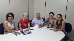 Juceli Vagliati, Rosely Newton, Helio Alves, Rose Mari Gaurda e Elaine Anghinoni na assinatura do convênio para repasse