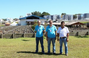Marcos Rovani (Rural Leite), Nelcir Basso (Desenvolvimento Rural) e Claudio Borges (Sociedade Rural) têm boas expectativas para mostra de animais e fechamento de negócios