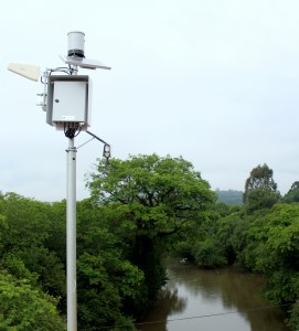 A estação coleta imagens e informações sobre o nível do rio, velocidade da correnteza e também a quantidade e intensidade de chuvas 