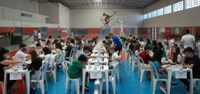 190 enxadristas participam da etapa de Cascavel do Circuito Sesc Paraná de  Xadrez 2022 - FEXPAR - Federação de Xadrez do Paraná